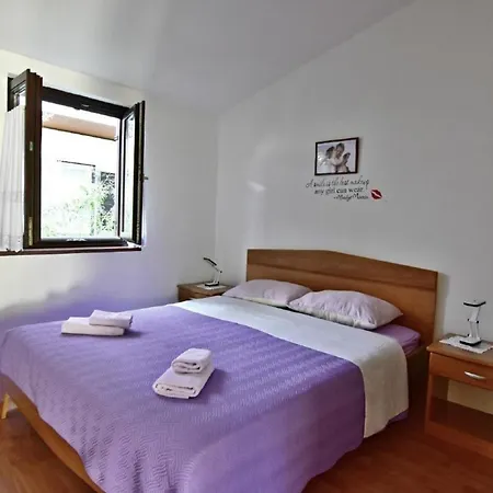 Ferienwohnung In Mit Grill, Terrasse Und Garten Daire Umag