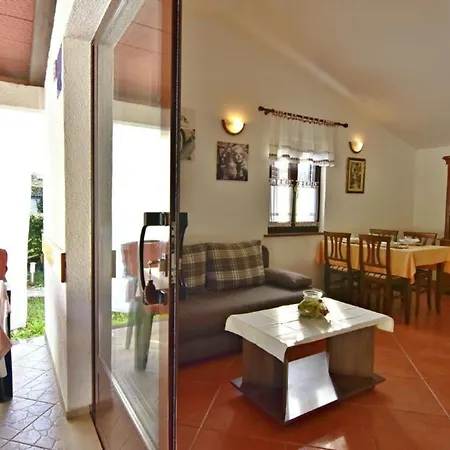 Ferienwohnung In Mit Grill, Terrasse Und Garten * Umag