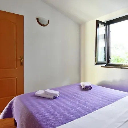 Ferienwohnung In Mit Grill, Terrasse Und Garten Umag