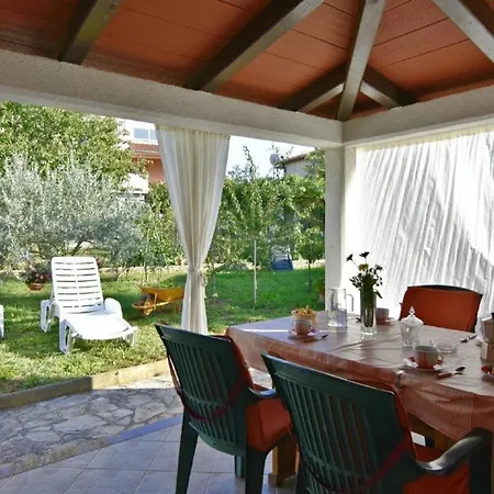 Ferienwohnung In Mit Grill, Terrasse Und Garten * Umag
