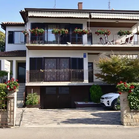 Ferienwohnung In Mit Grill, Terrasse Und Garten * Umag